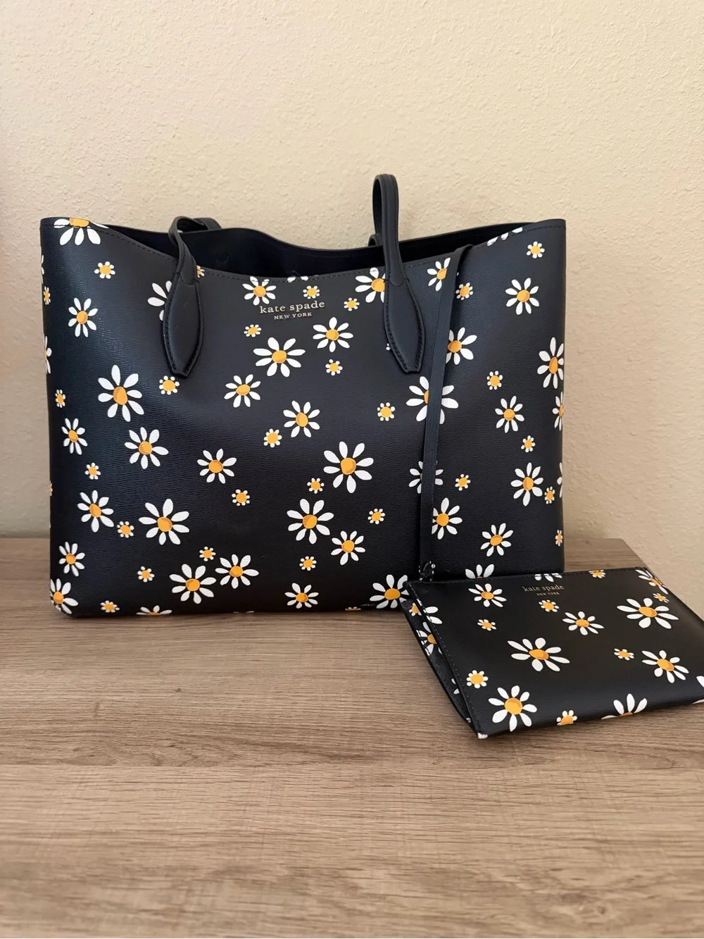 kate spade Black Daisy Tote Bag with Wristlet